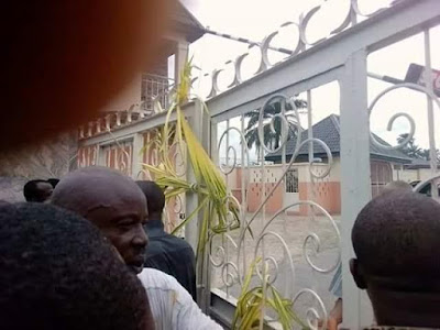 Photos: Community members protest over 'mysterious' death of young waitress at a popular hotel in Umuahia 12 3