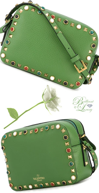 ♦Valentino green Rockstud shoulder bag #pantone #bags #green #brilliantluxury