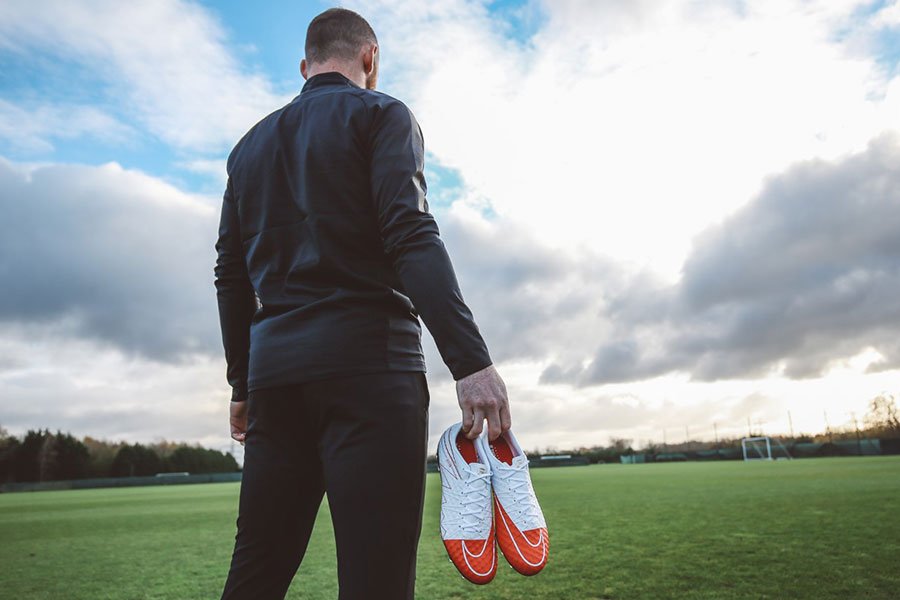 wayne rooney hypervenom