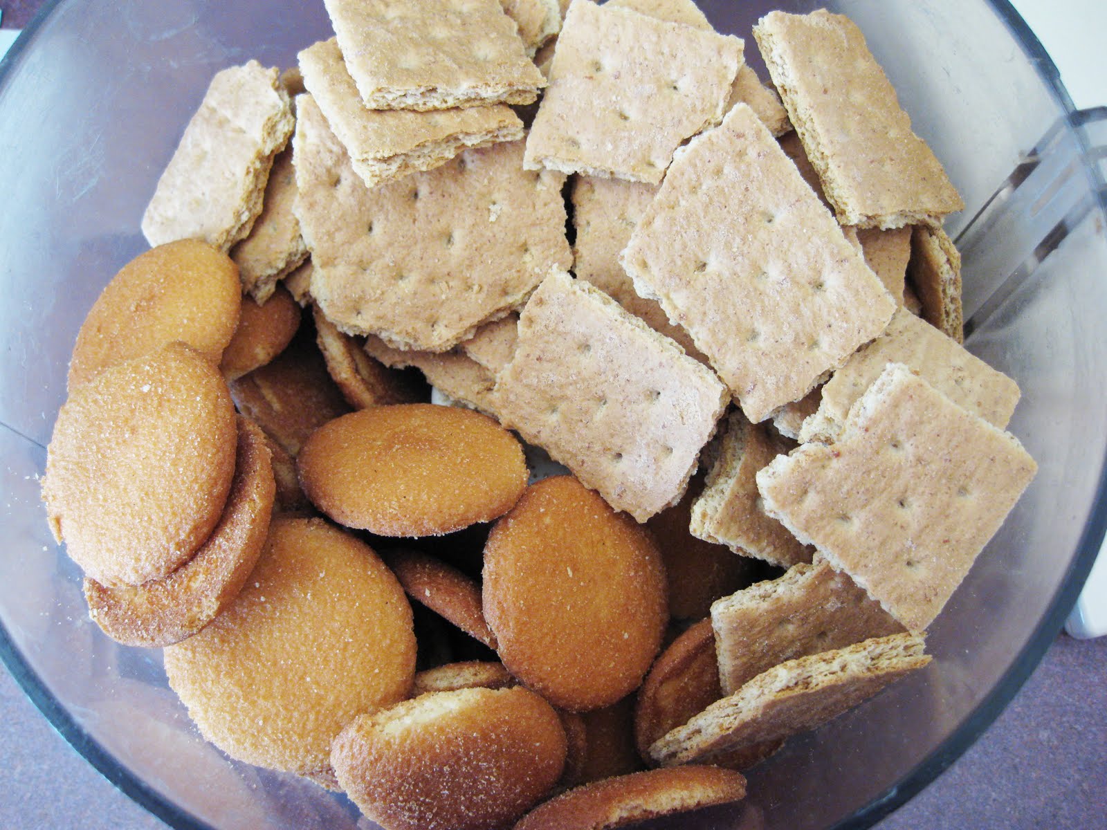 крекерное печенье. печенье анзак из овсяных хлопьев. печенье смолоть. что приготовить из сухого печенья. диетическое печенье.