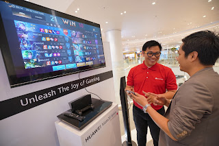 Online%2B5%2B-%2BHUAWEI%2BBrand%2BShop%2Bat%2BICOMSIAM%2B%25282%2529.jpg