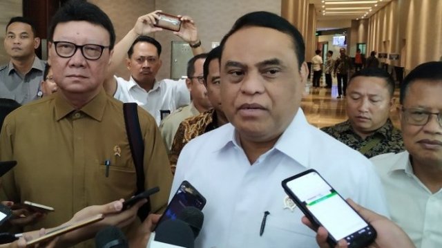 Menpan RB: PNS Tak Boleh Bikin Gaduh, Apalagi Menyerang Pemerintah Menpan RB: PNS Tak Boleh Bikin Gaduh, Apalagi Menyerang Pemerintah