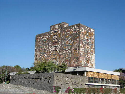 Biblioteca Central UNAM | BIBLIOTECA CENTRAL DE LA UNIVERSIDAD NACIONAL AUTÓNOMA DE MÉXICO por The Central Library building on Mexico's National Autonomous University (UNAM) main campus (17 March 2009) Author: Roadmr Biblioteca Central UNAM | BIBLIOTECA CENTRAL DE LA UNIVERSIDAD NACIONAL AUTÓNOMA DE MÉXICO