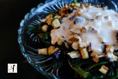 spinaci-con-cubetti-di-melanzane-in-friggitrice-ad-aria-e-ganache-di-formaggio-di-capra