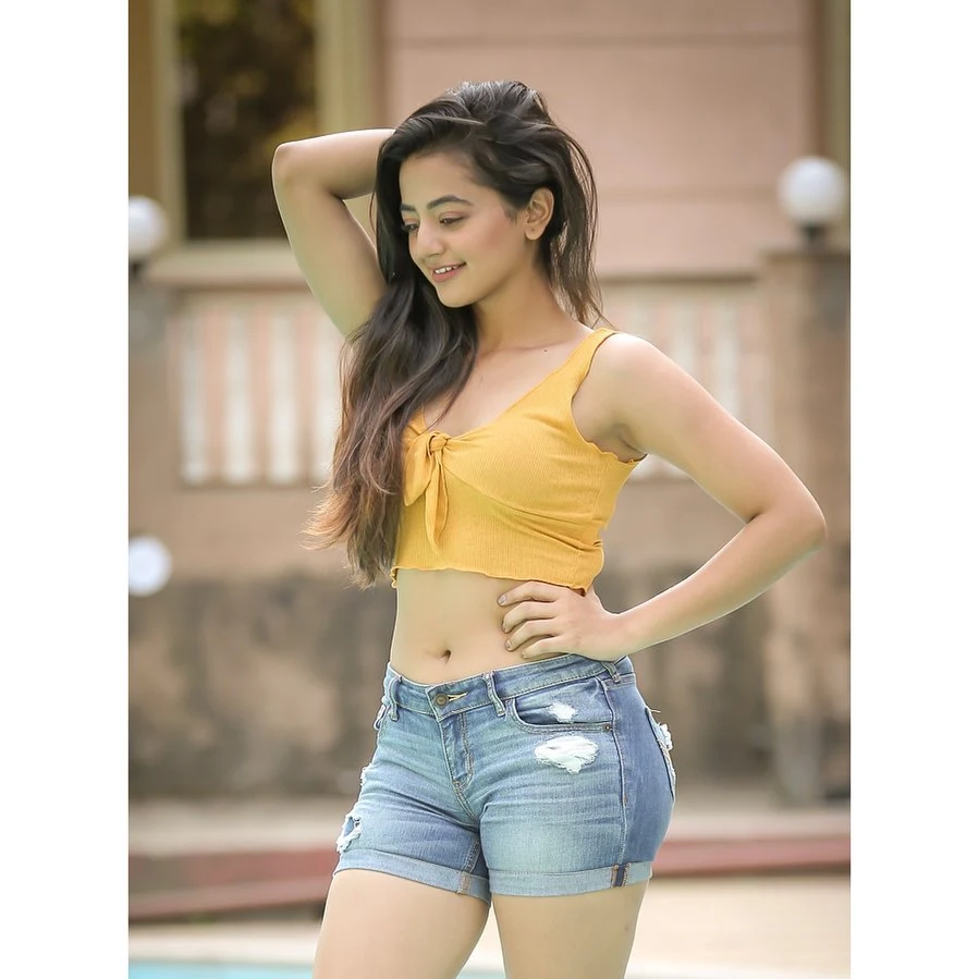 Helly Shah Physical Appearance