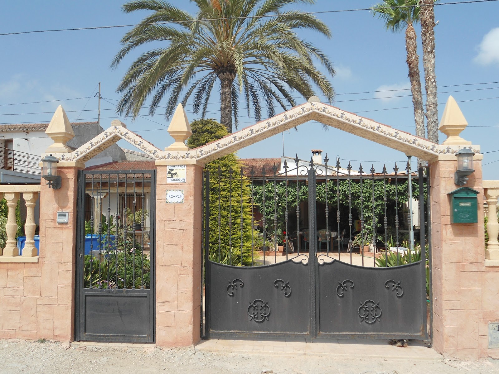 Hormigones y piedras El Altet S.L: julio 2012