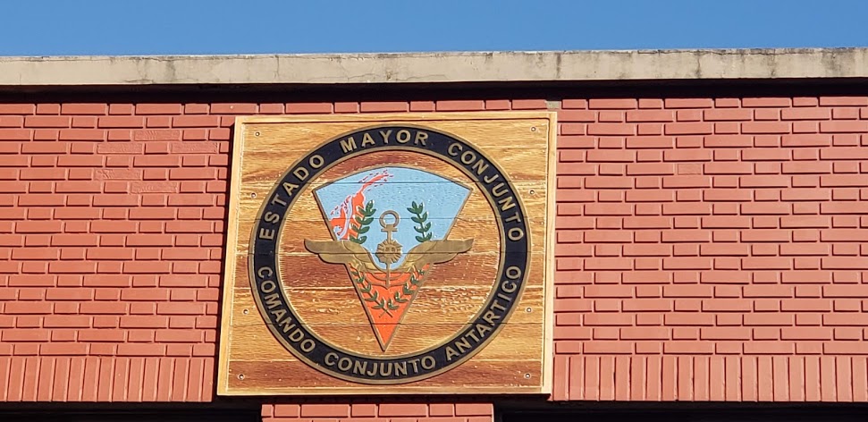 Heráldica en la Argentina Escudo del Comando Conjunto Antártico