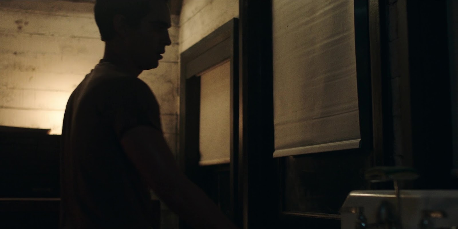 ausCAPS: Max Minghella nude in The Handmaid's Tale 1-05 "Faithful"