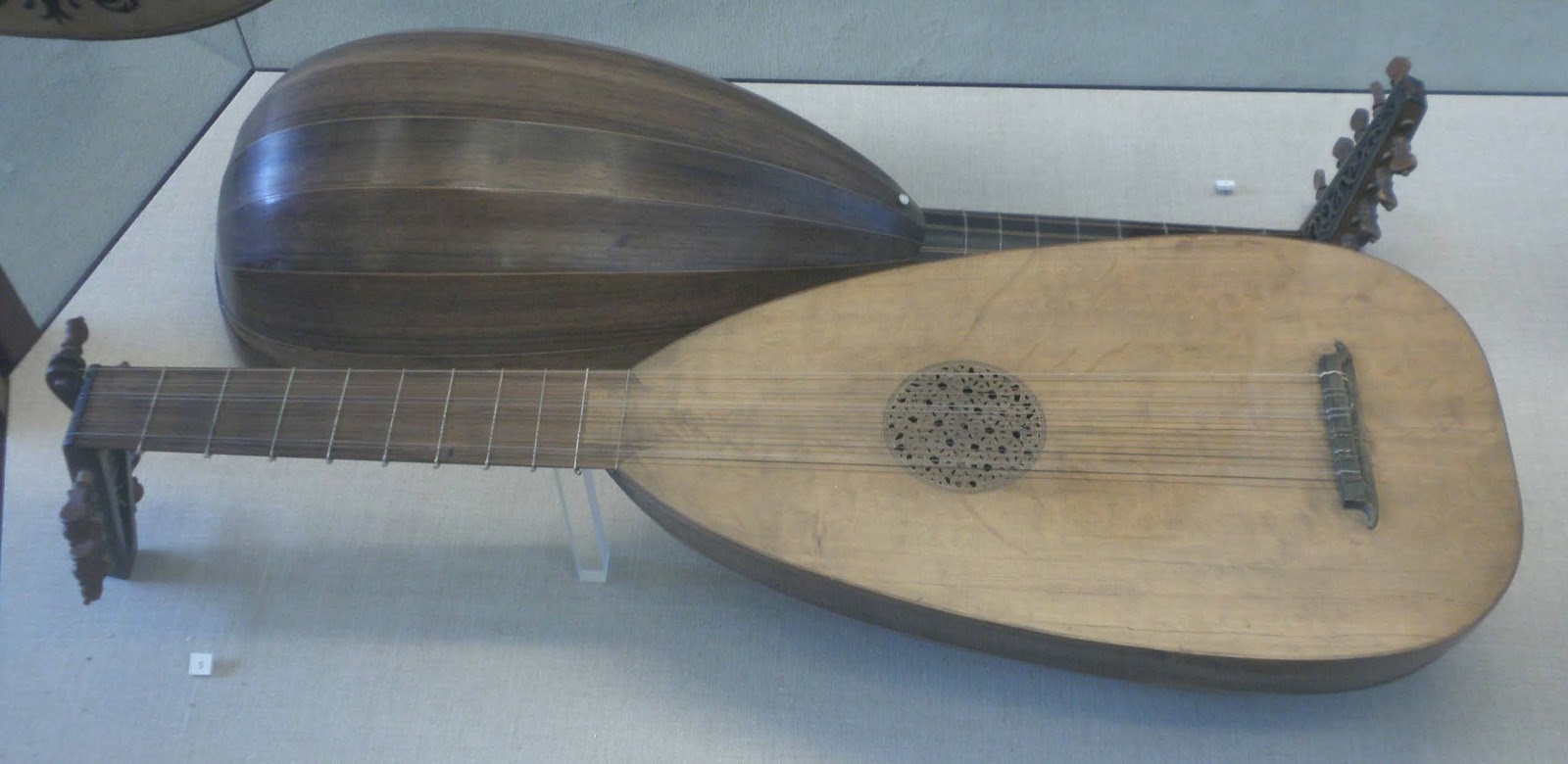 Buying a Lute Mandora / Gallichon