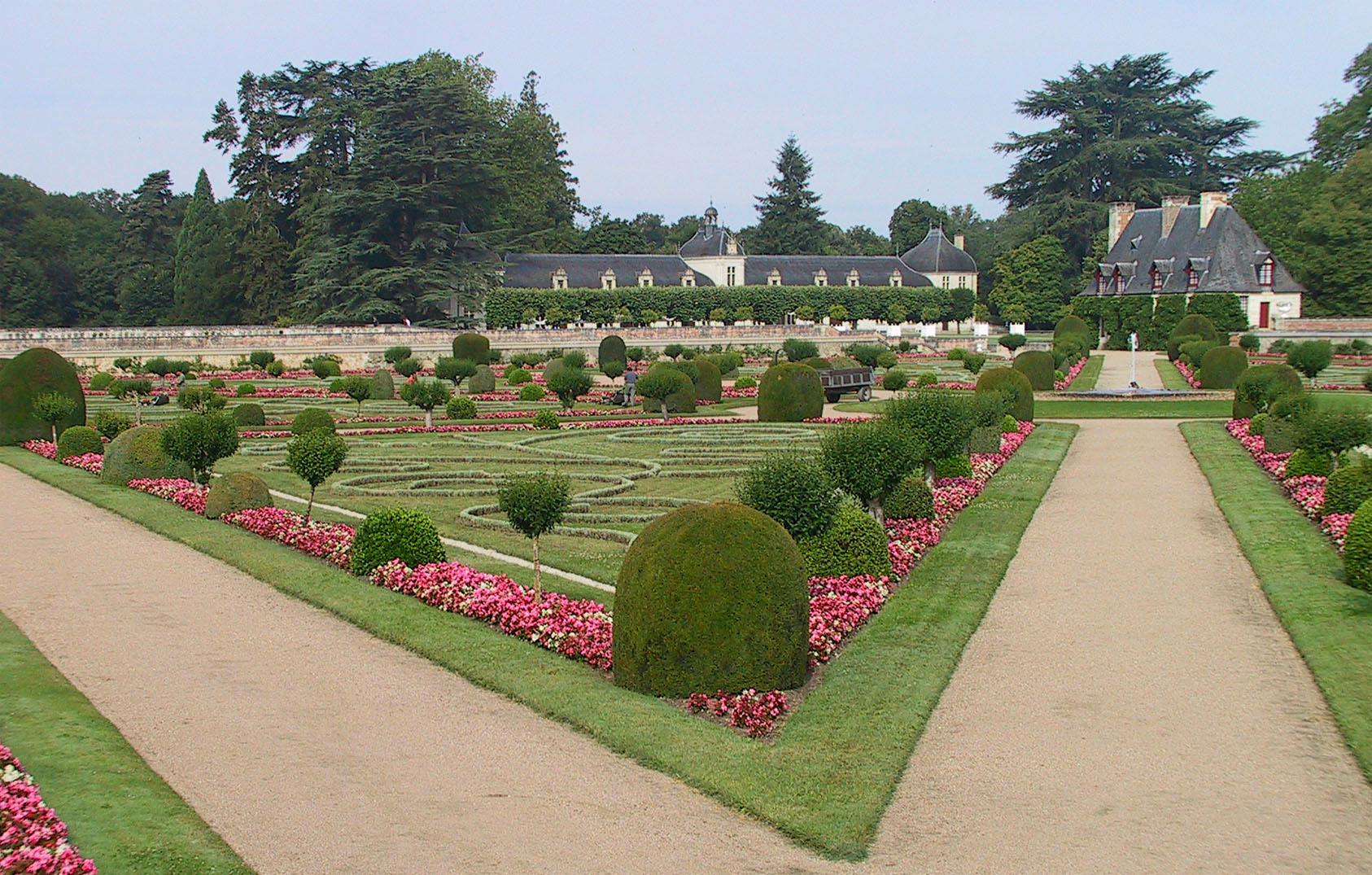 Living the life in Saint-Aignan: Gardens at Chenonceau