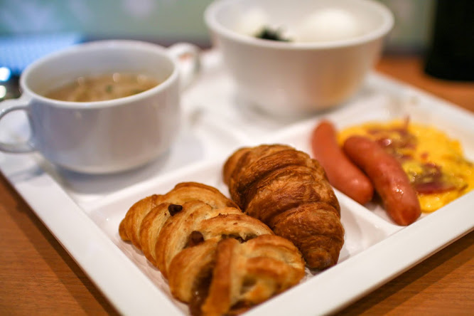 Super Hotel Tokyo Breakfast Buffet