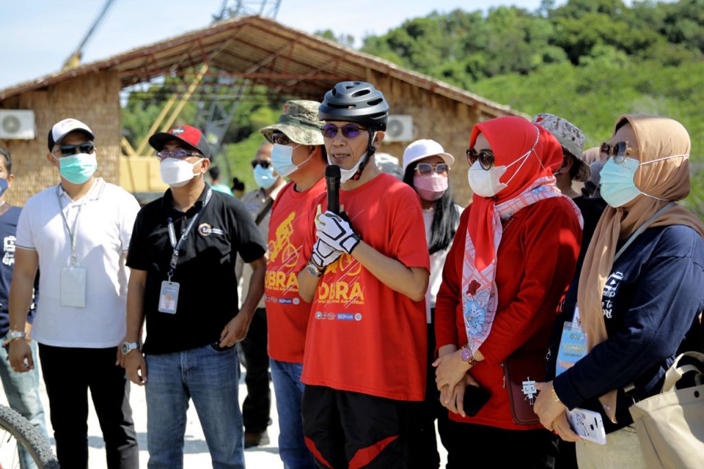 Wakil Walikota Batam Melepas Peserta Sepeda Kepri Coral Bike And Adventure di Pulau Pengalap