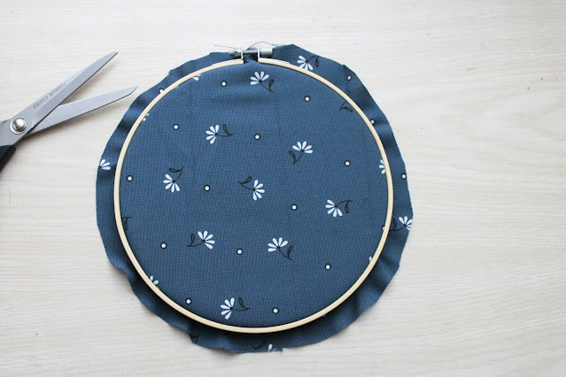 pin-board-con-telaio-e-sughero-ritaglio