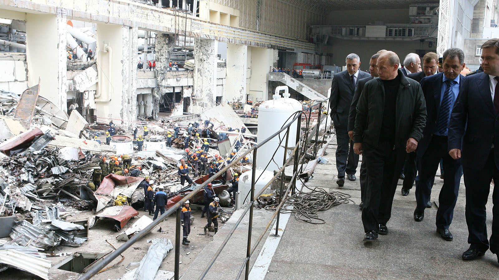 17 августа 2009 года. 2009 год. 17 августа 2009 года. 2009 год. саяно-шушенская гэс авария.