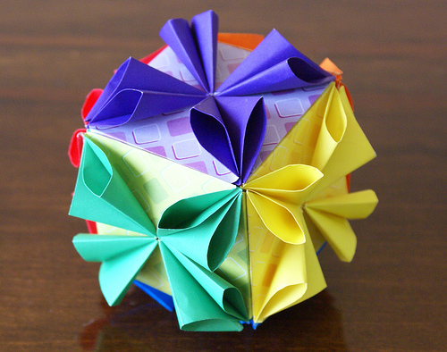 Origami Maniacs: Origami Loop Kusudama by S . Kase