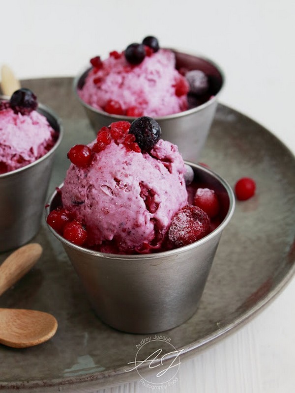 Glace aux fruits rouges complètement givrée / Petit Bec Gourmand