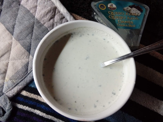 Salsa de queso azul en 10 minutos (microondas)