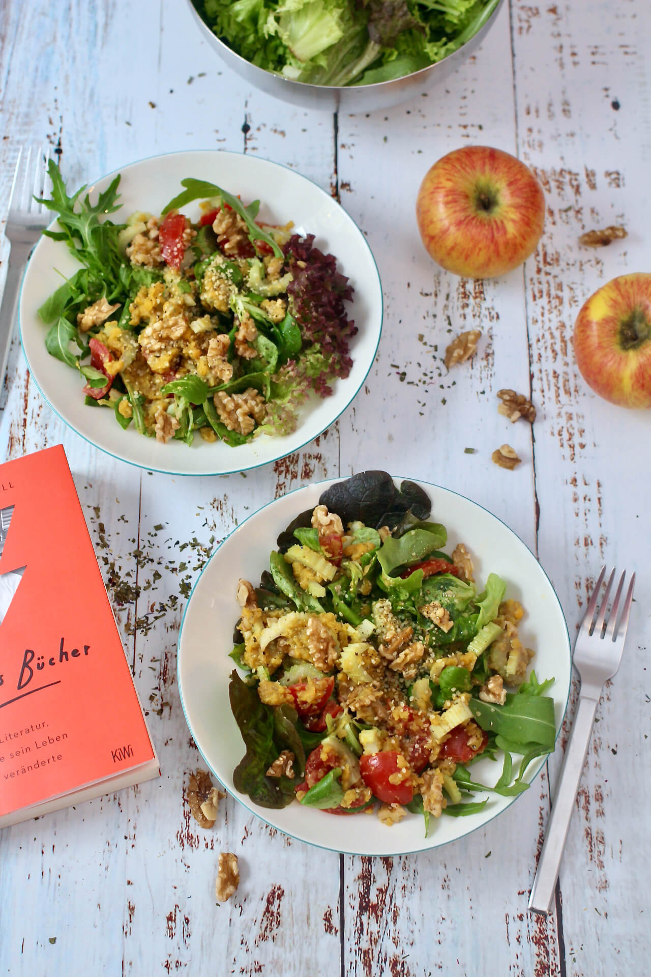 HOME OF HAPPY: ROTER LINSEN-BLATTSALAT MIT SELLERIE UND ÄPFELN