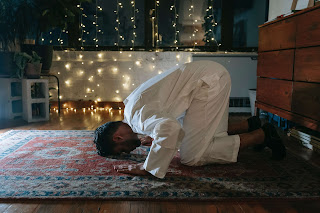 Tuntunan Cara Sholat Istikharah Beserta Doa dan Jawabanya Tuntunan Cara Sholat Istikharah Beserta Doa dan Jawabanya