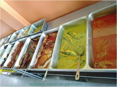 antara menu masakan di Sinar Indah Cafe