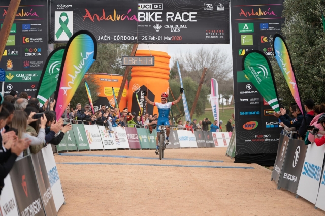 Tomas Visnovsky y Katazina Sosna estrenan su casillero de victorias en la Andalucia Bike Race 2020