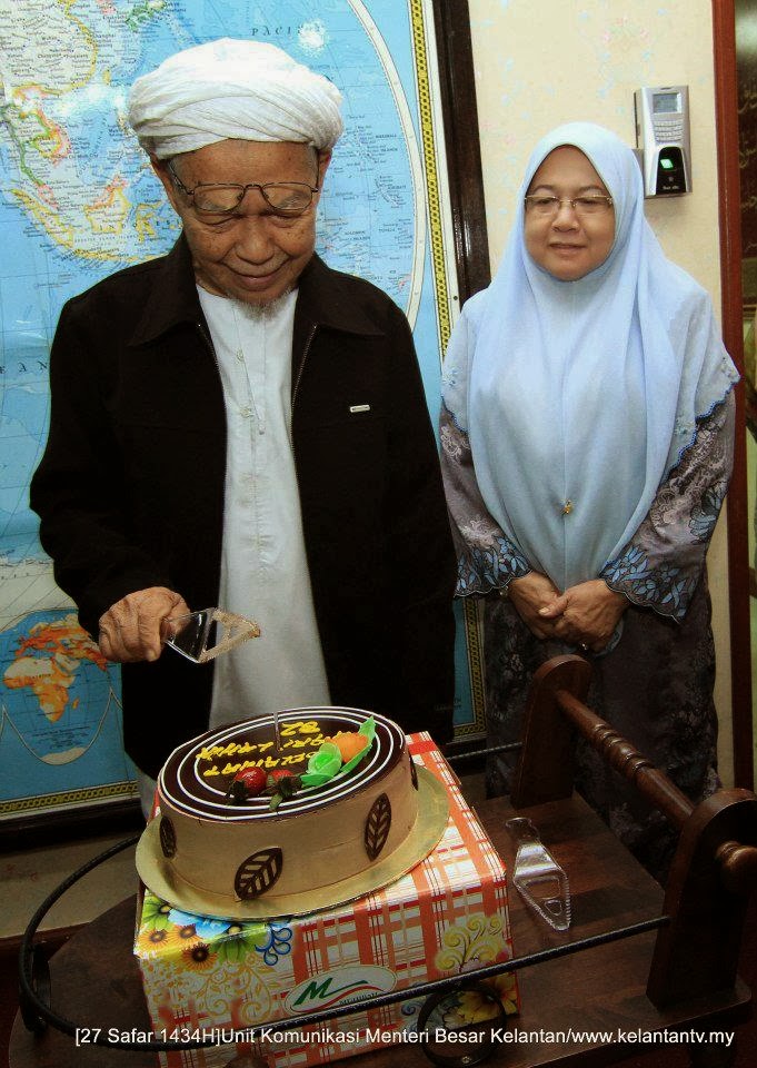 [EKSKLUSIF] BIODATA Bekas Menteri Besar KELANTAN | Tuan Guru Dato ...