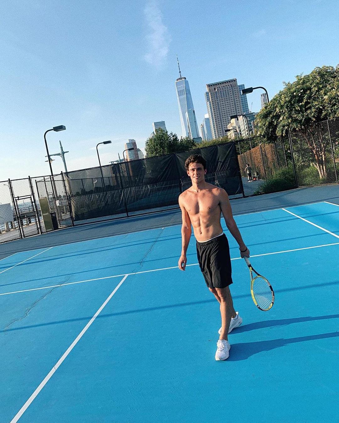 cute-shirtless-fit-tennis-players-xavier-serrano-young-hunk