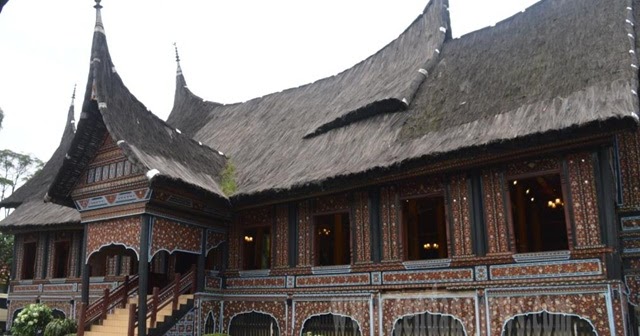 Sejarah Rumah Adat Sumatera Barat - Ceria kg