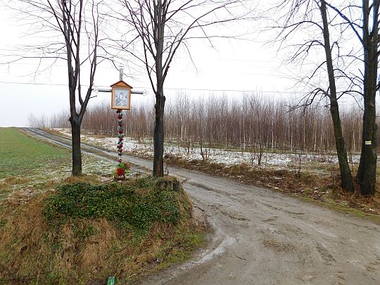 Przydrożny krzyż w Wisowej. Przydrożny krzyż w Wisowej.