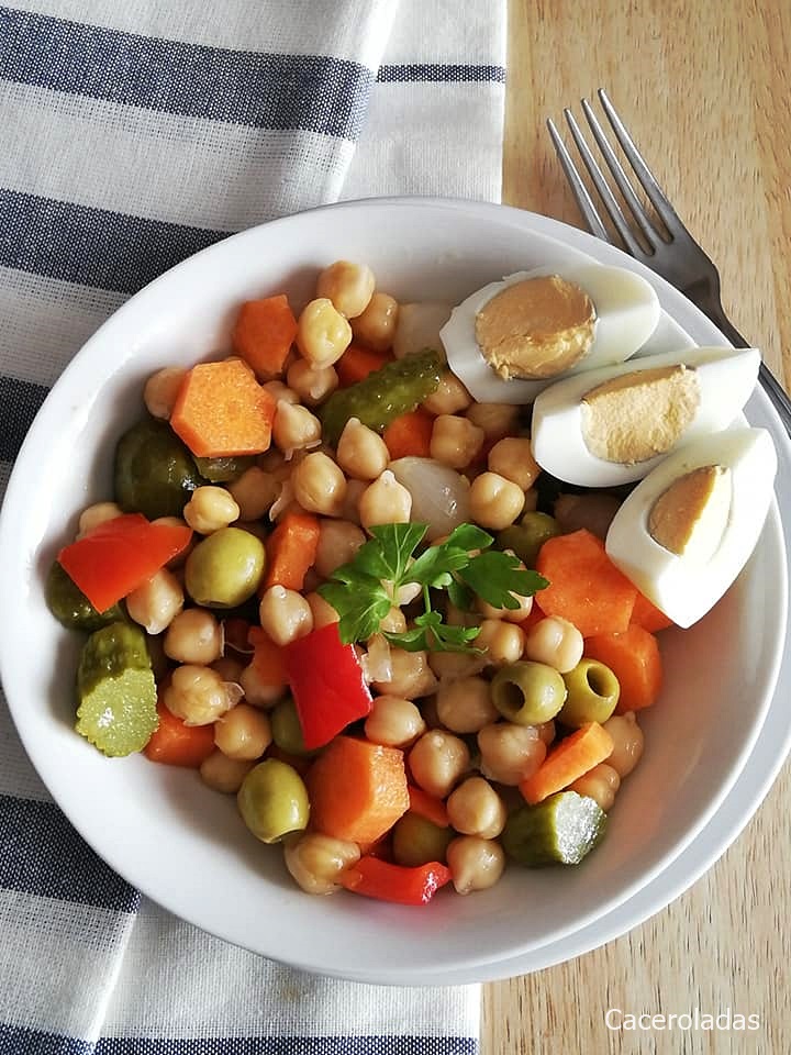 Ensalada de garbanzos Caceroladas