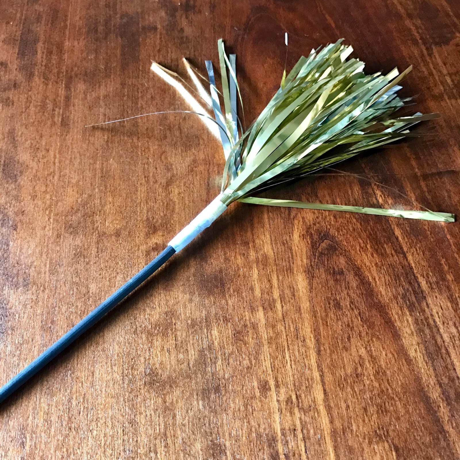 The Glam Cat DIY Magic Wand Cat Toy