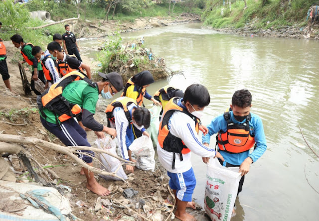 Khadijah Sharaswaty Indonesia Laksanakan Edarling, Kembalikan Sungai pada Fungsinya