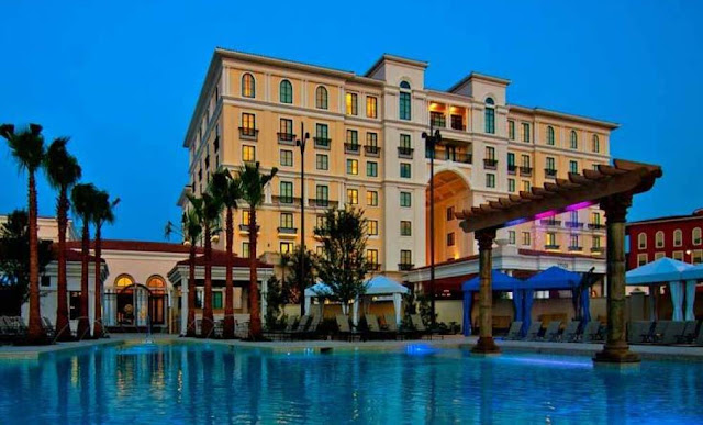 Looking for a boutique hotel in San Antonio? Welcome to the Eilan Hotel and Spa Ascend Resort Collection. Enjoy professional service, chic accommodations, room service and a convenient location at this hotel in San Antonio.