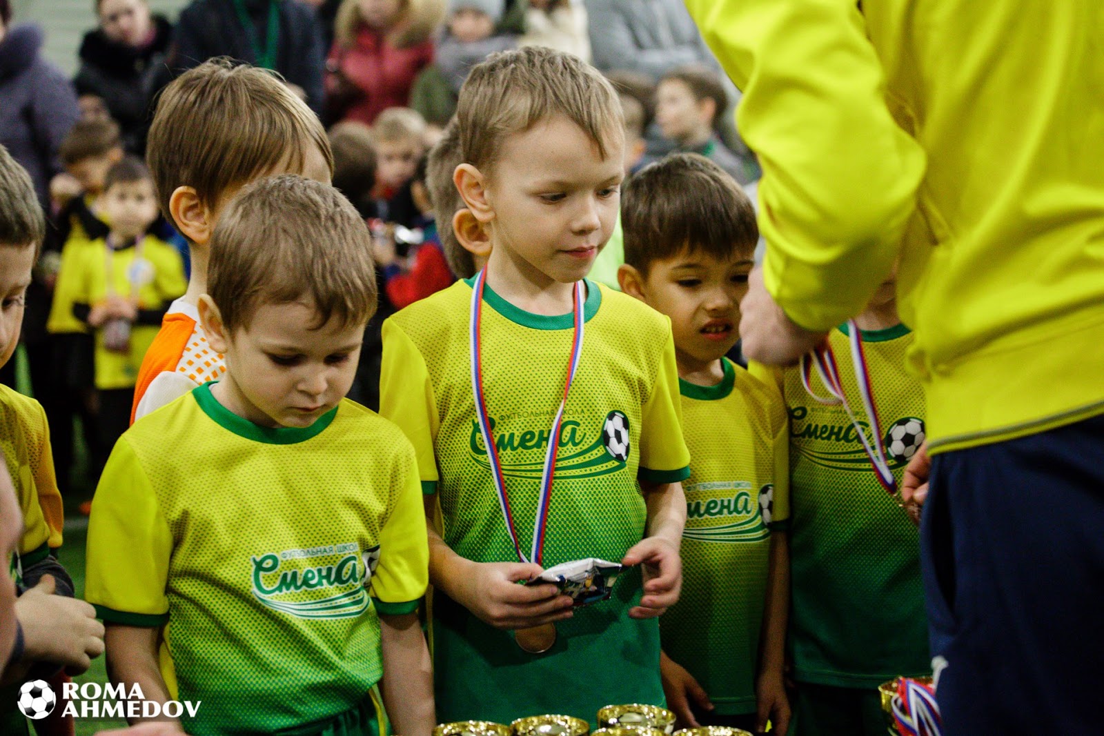 Sports is life турнир. Смена футбольная школа тренера. Футбольная школа смена на Коломяжском тренера. Футбольная школа смена Москва фото. Футбольная школа смена Раменское.