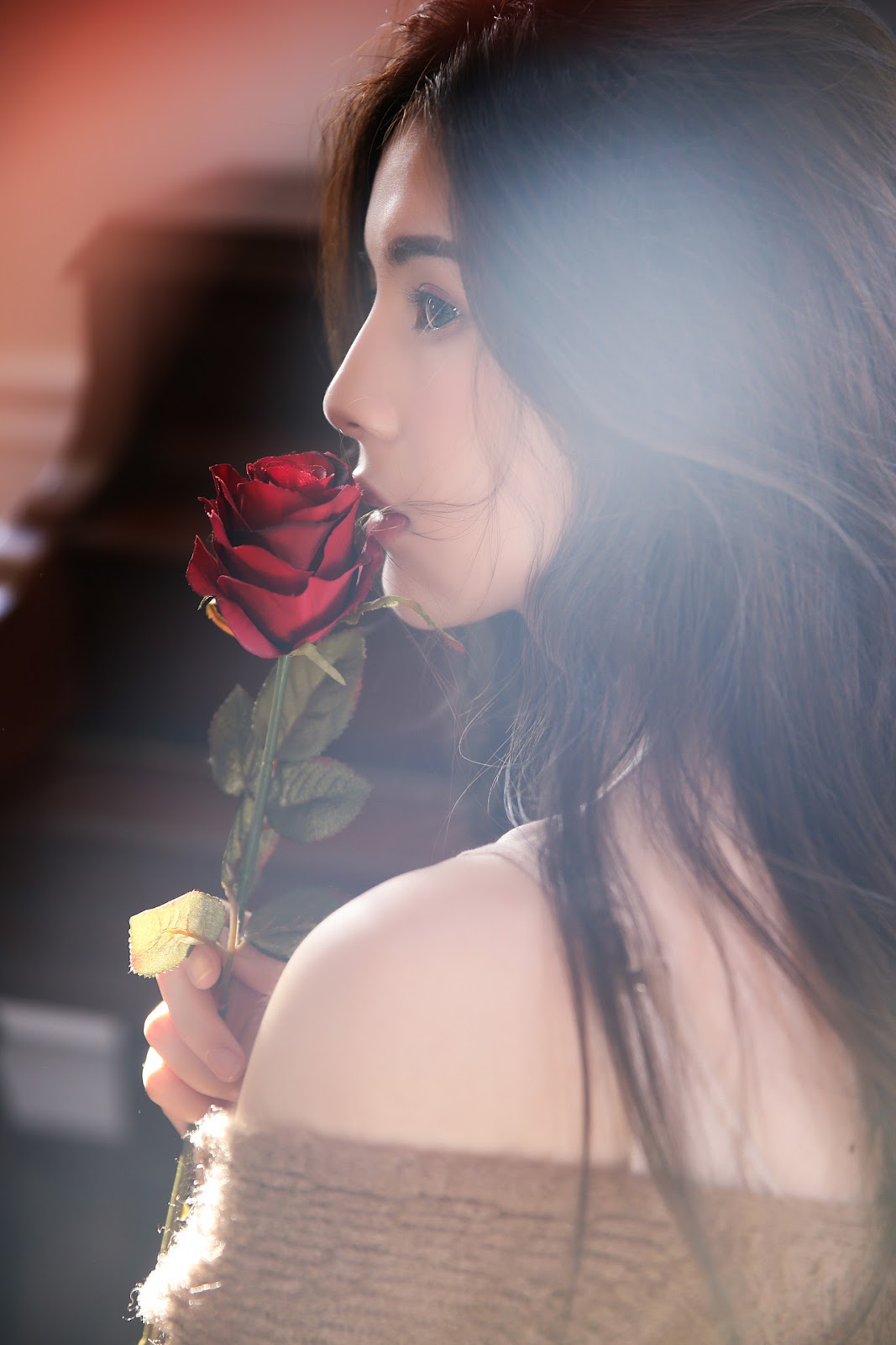 Chinese model - The beautiful musician girl - Pic 7