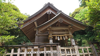 阿須伎神社 本殿と幣殿