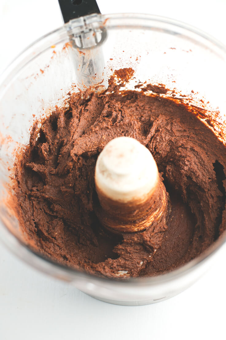 Sweet Potato Brownie: Making low-fat vegan desserts is a breeze. To prepare this sweet potato brownie, you only need five ingredients, and it is to die for. Sweet Potato Brownie: Making low-fat vegan desserts is a breeze. To prepare this sweet potato brownie, you only need five ingredients, and it is to die for.