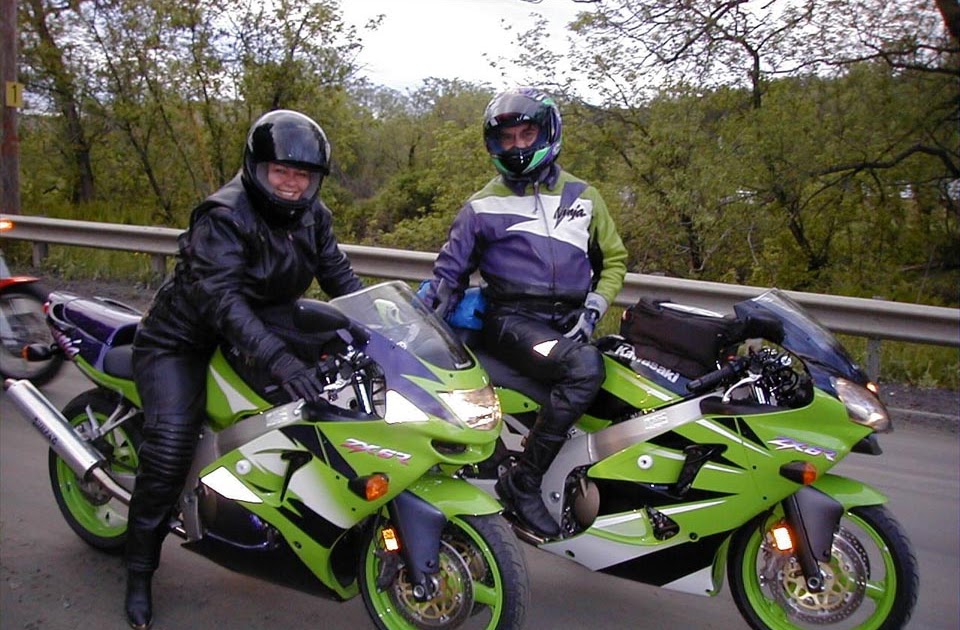 Kawasaki Ninja ZX 10r РґРµРІСѓС€РєРё