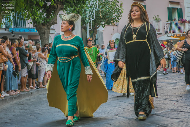 Corteo storico di Sant' Alessandro 2019, Sfilata di Sant' Alessandro 2019, Isola d'Ischia, Foto Ischia, Antiche tradizioni dell' Isola d' Ischia, Ritratto, Castello Aragonese Ischia, Sbandieratori, Mamuthones, 