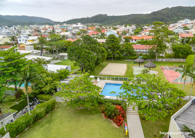 Jardins e piscina do Hotel Porto Sol Ingleses, Praia dos Ingleses, Florianópolis