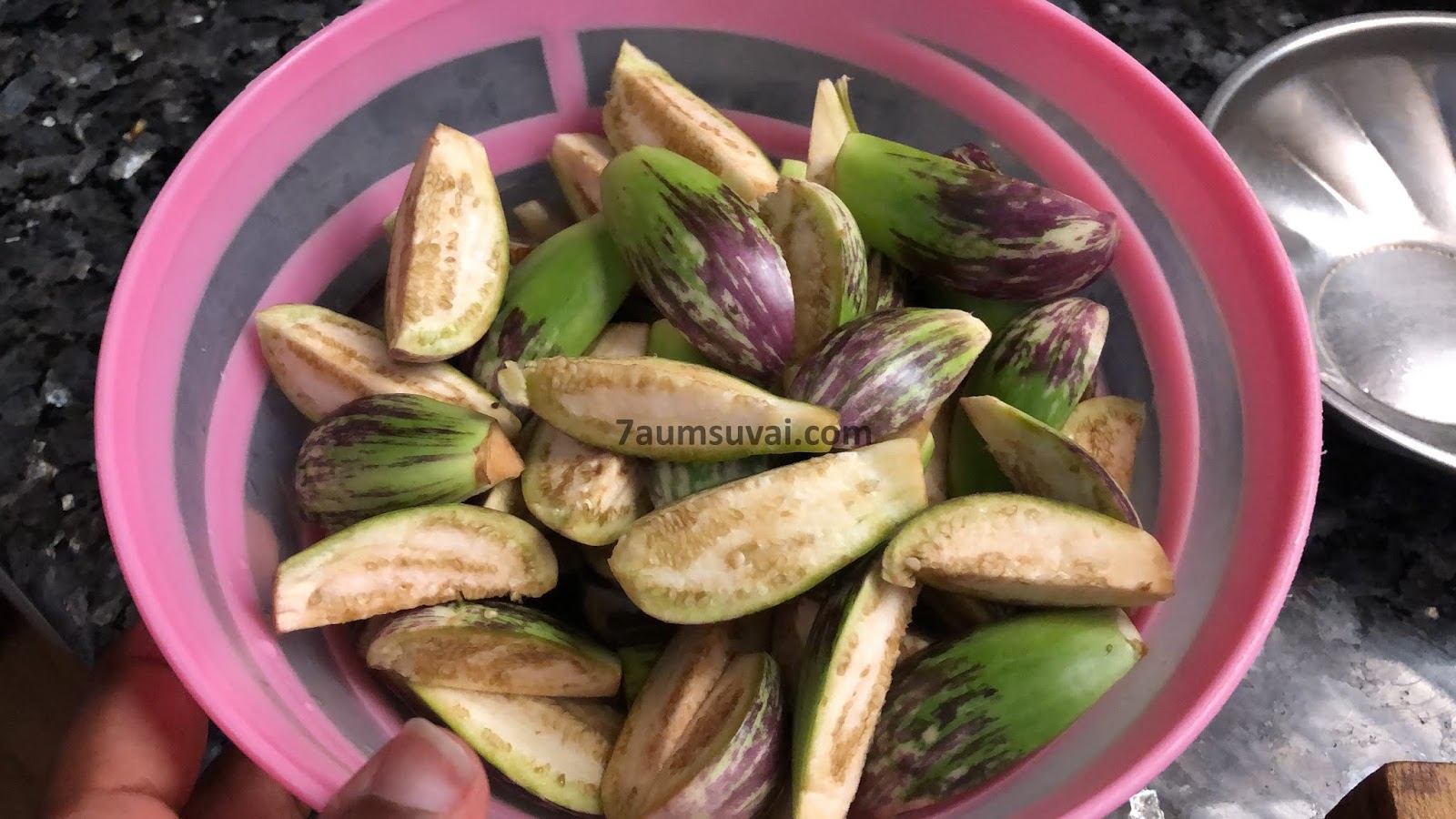 Amma’s Kathrikkai curry/ Brinjal curry / Village style brinjal curry