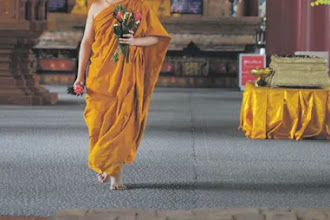 ¿Por qué idols tailandeses se ordenan como monjes?