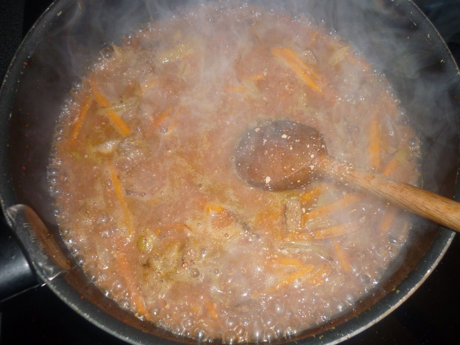 La cuisine de Mimi Soupe asiatique aux nouilles et au porc