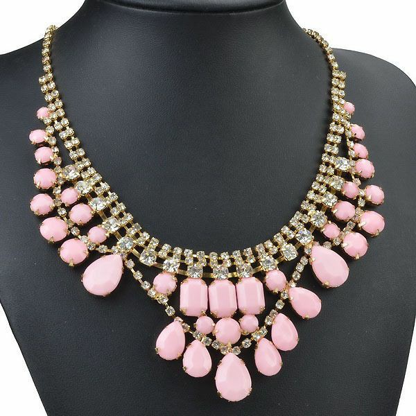 Elegant statement necklace