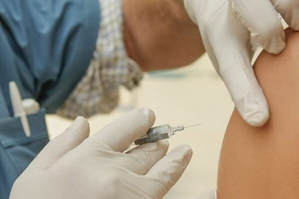 دبي تبدأ حملة التَّطعيم بفايزربايونتيك