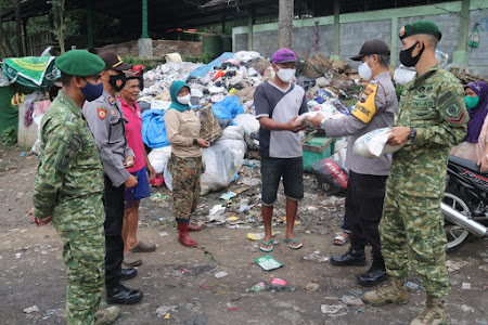    Sambut HUT ke-60 Kostrad, Yonif MR 411 Kostrad Gelar Baksos di TPA Ngeronggo Salatiga