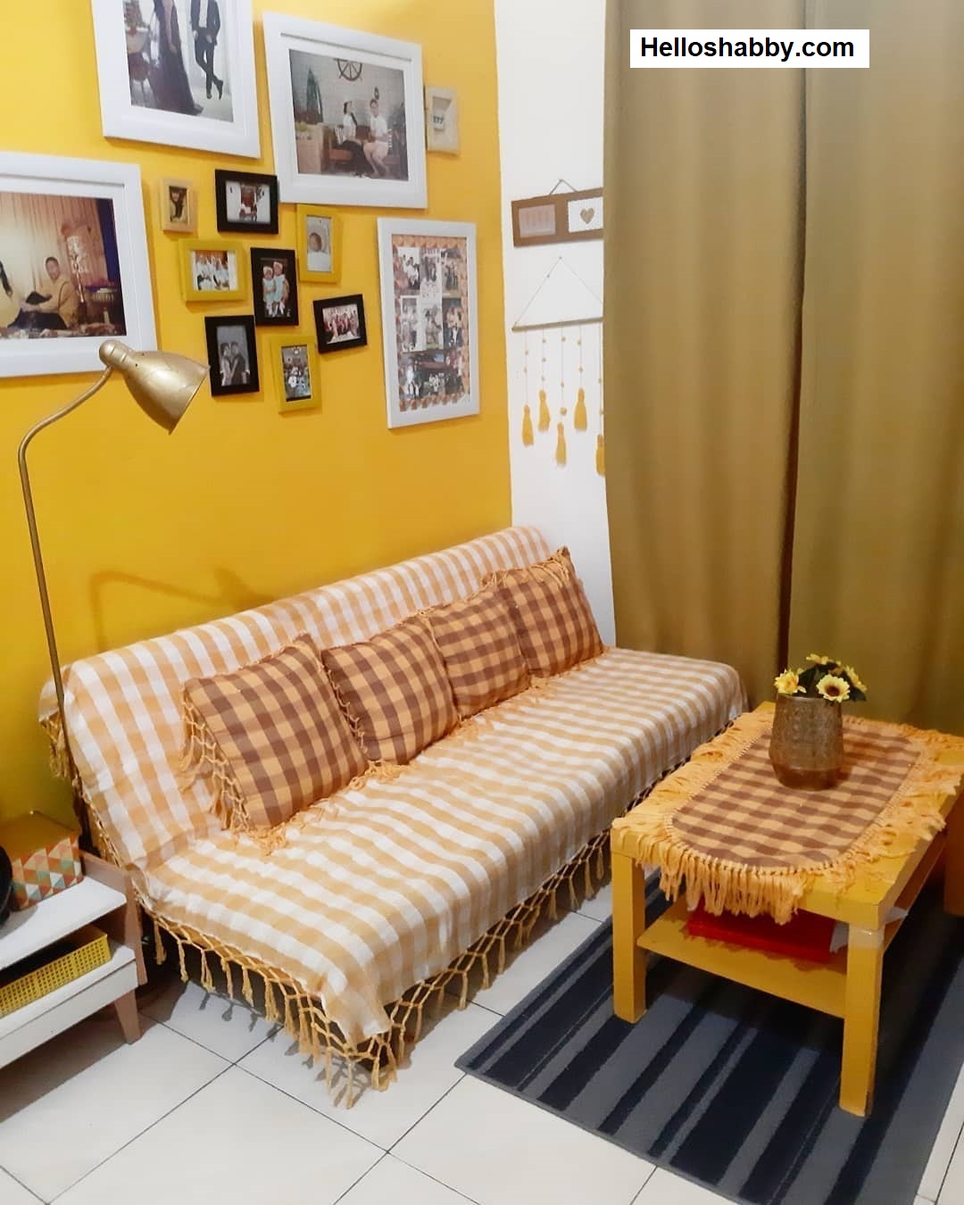 6 Desain Ruang Tamu Warna Kuning Cantik Nan Ceria di Interior Rumah
