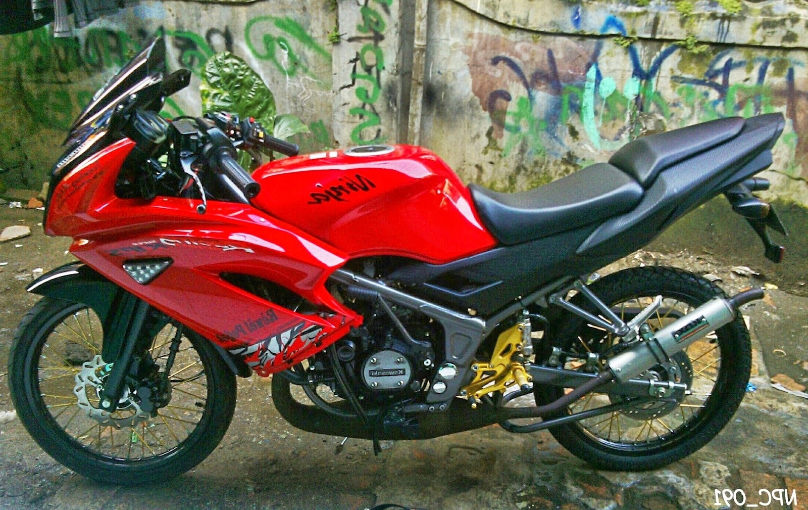 Modifikasi Motor Ninja 2012 dan2013 Velg Jari Jari Tampak Keren