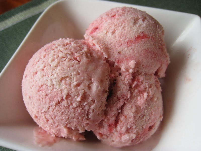 Kazuo Condensed Milk & Strawberry Ice Cream 練乳＆イチゴアイスクリーム