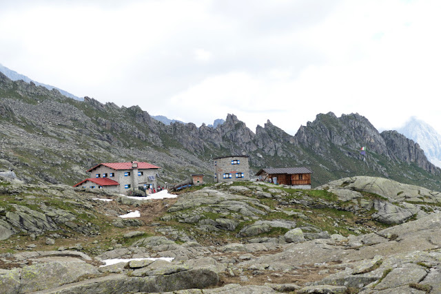 rifugio segantini lago nero val nambrone